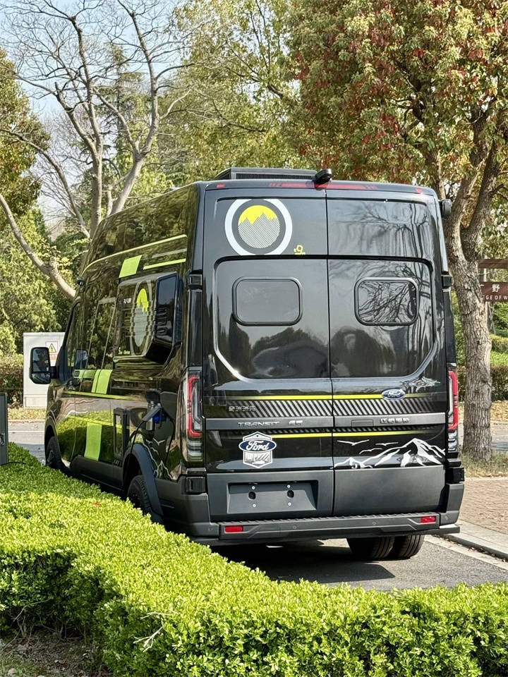 后尾门与储物空间